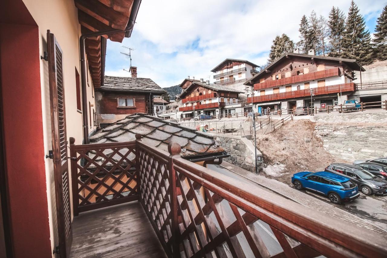 Residence Aquila - Bilo Punta Goa Brusson Bagian luar foto